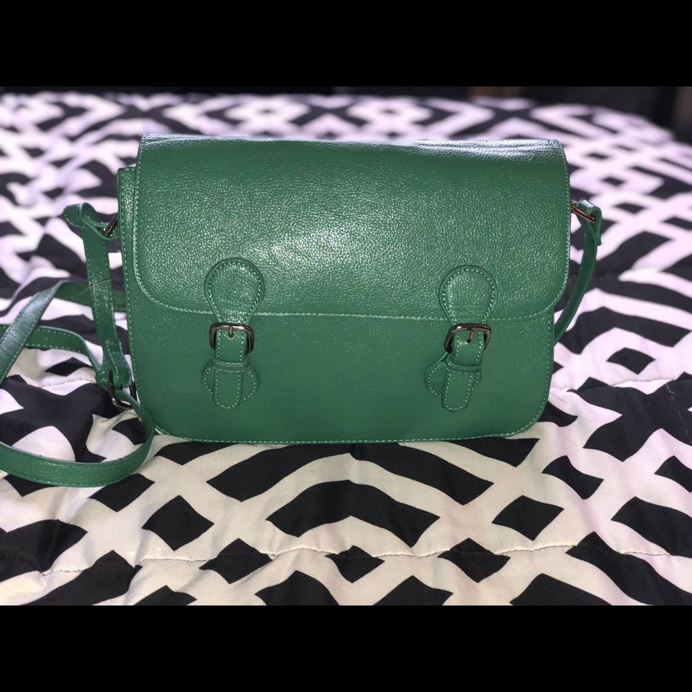 Green crossbody bag (can use as shoulder bag)